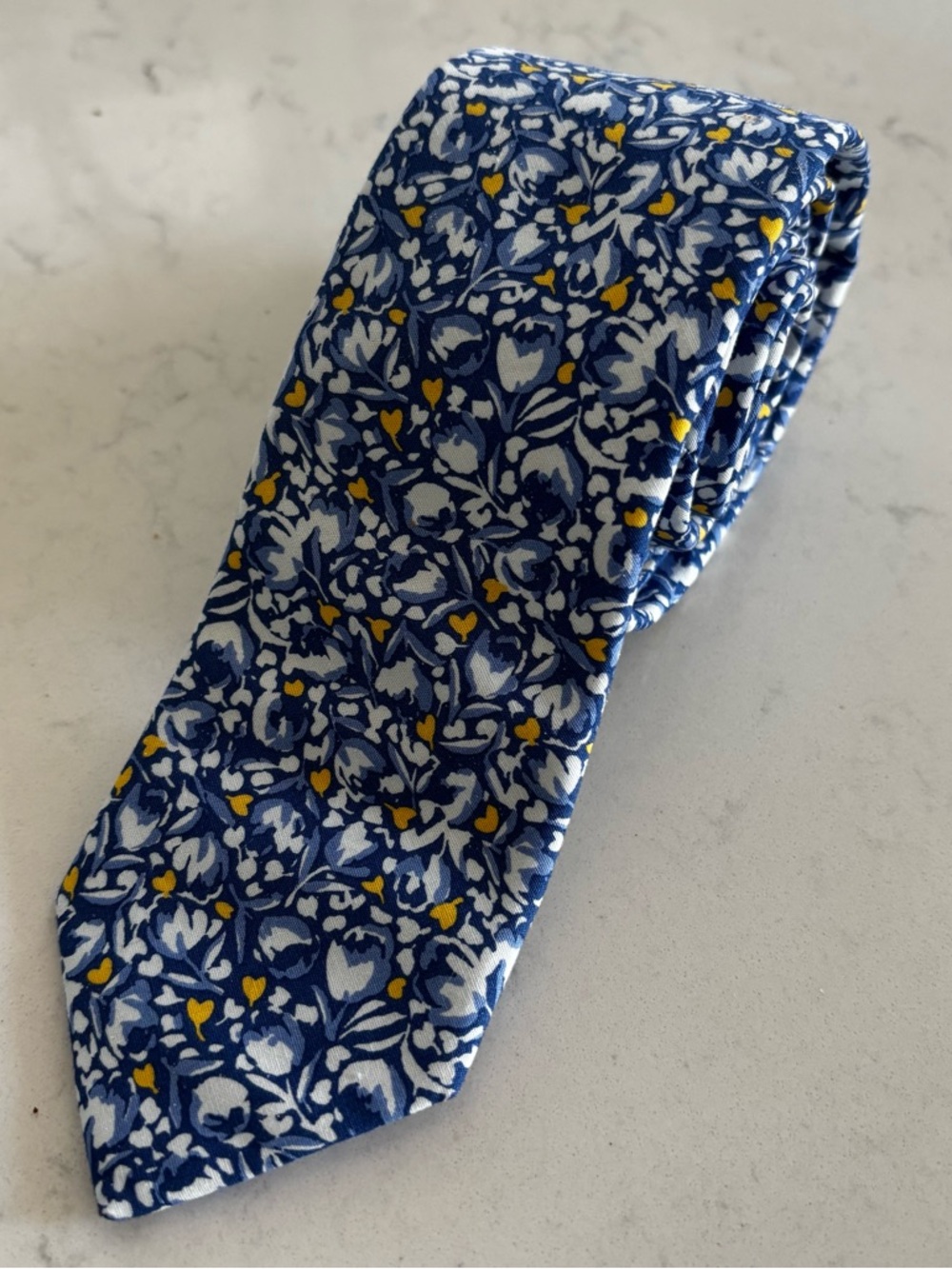 Men’s 100% Cotton Tie Blue & Yellow Floral Design No Brand Name 57” X 2.5”